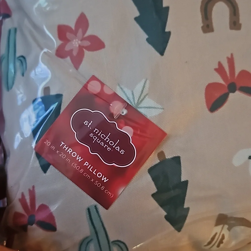 St. Nicholas Square Tan Western Christmas Throw Pillow: Tan/GREEN: NEW WITH TAGS